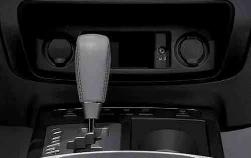 2010 Nissan Armada interior CC