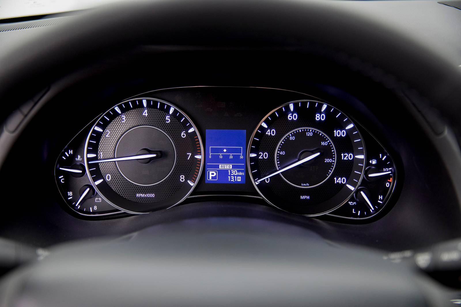 2018 Nissan Armada interior G