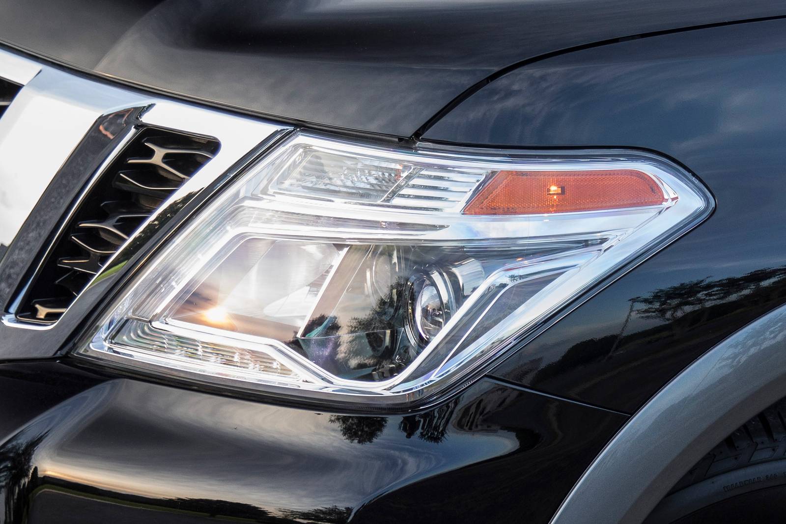 2018 Nissan Armada front safety EDETAIL