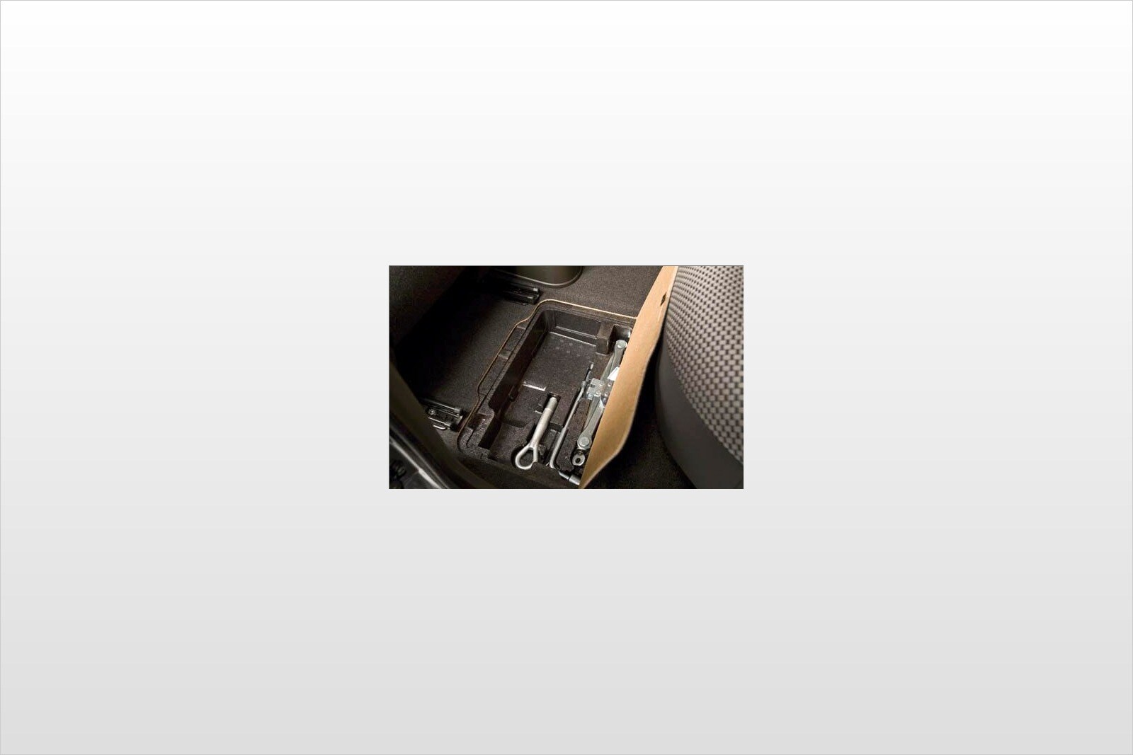 2009 Nissan cube front safety DETAIL