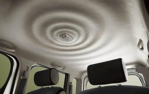 2010 Nissan Cube interior DETAIL