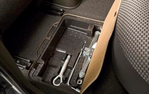 2010 Nissan Cube interior DETAIL