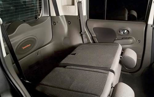 2011 Nissan Cube interior CARGO