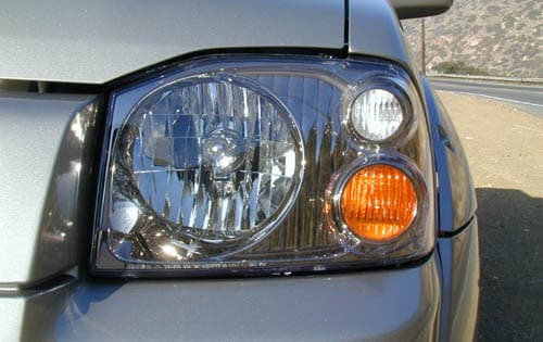 2001 Nissan Frontier interior DETAIL