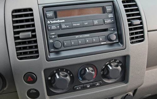 2005 Nissan Frontier interior CC