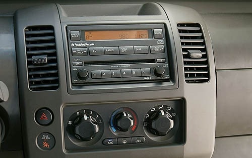 2006 Nissan Frontier interior CC