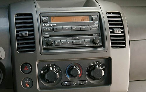 2006 Nissan Frontier interior CC