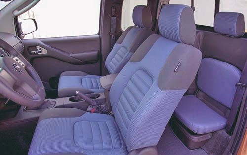 2008 Nissan Frontier interior DETAIL