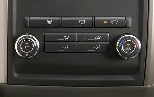 2009 Nissan Frontier interior CC
