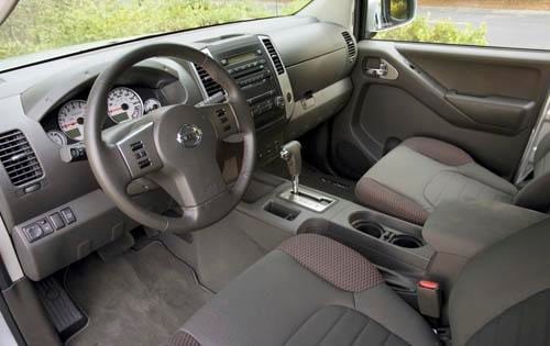 2011 Nissan Frontier interior I