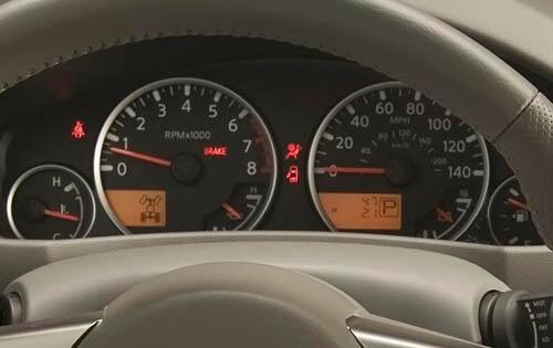 2011 Nissan Frontier interior G