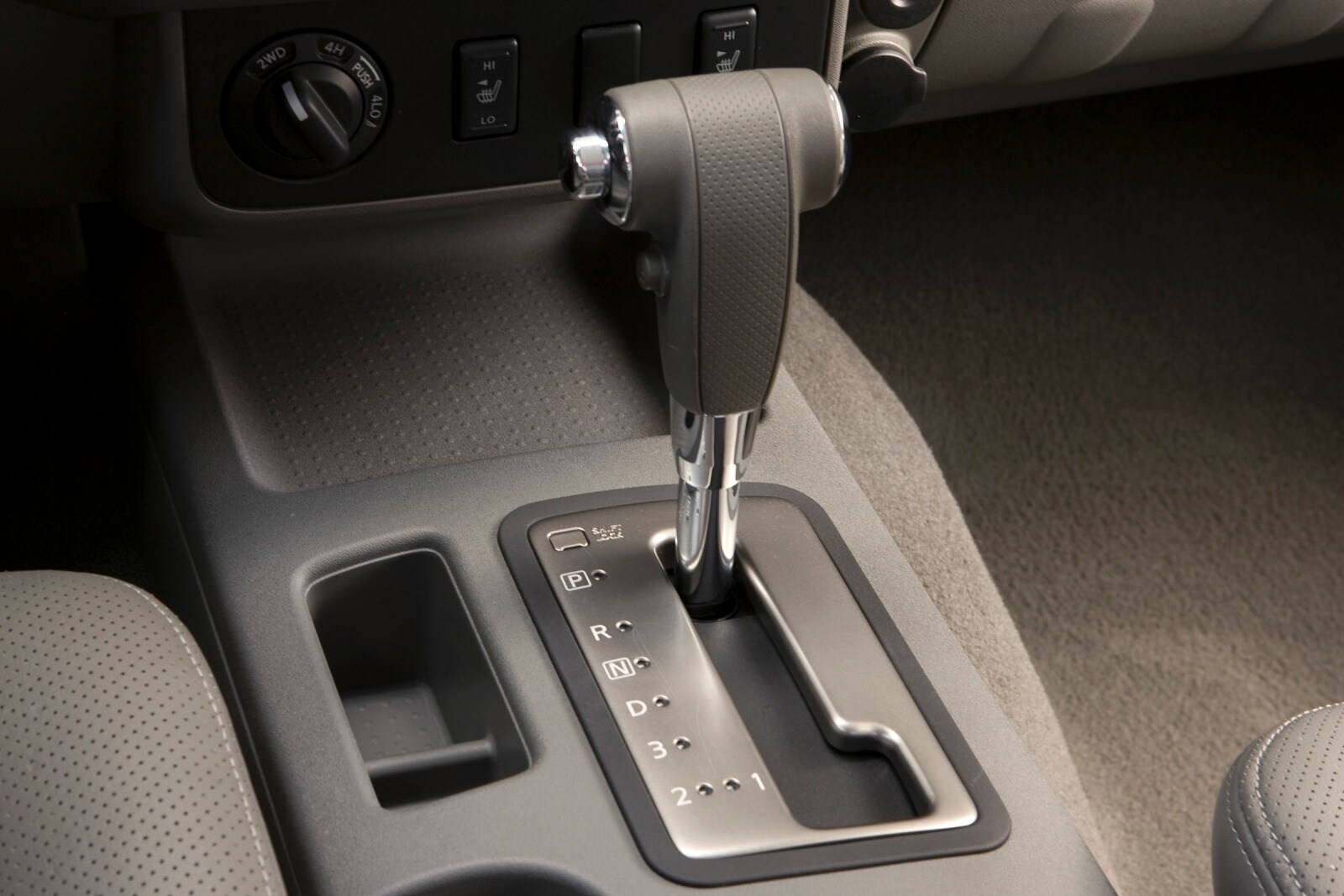 2012 Nissan Frontier interior SHF