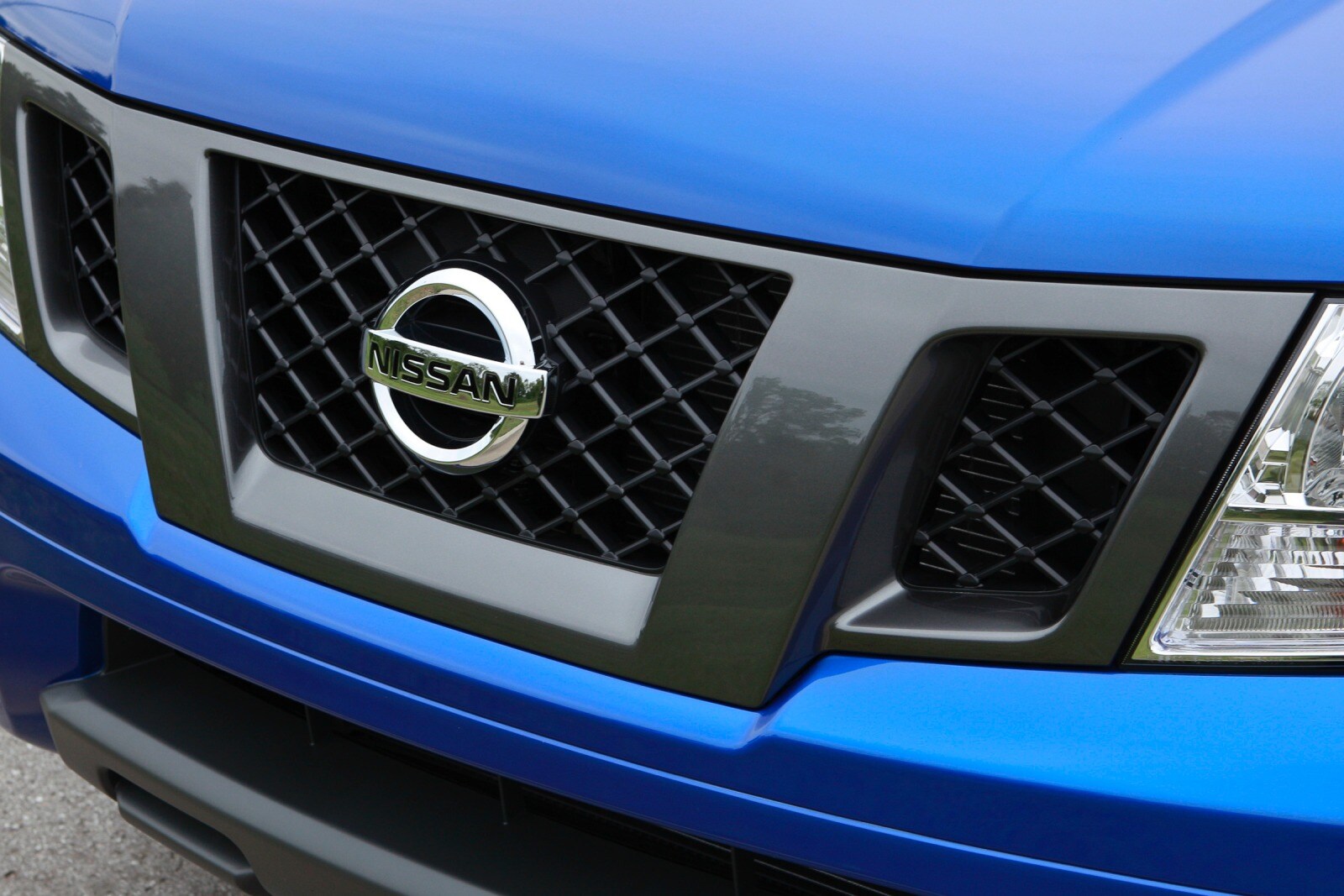 2012 Nissan Frontier exterior FBDG