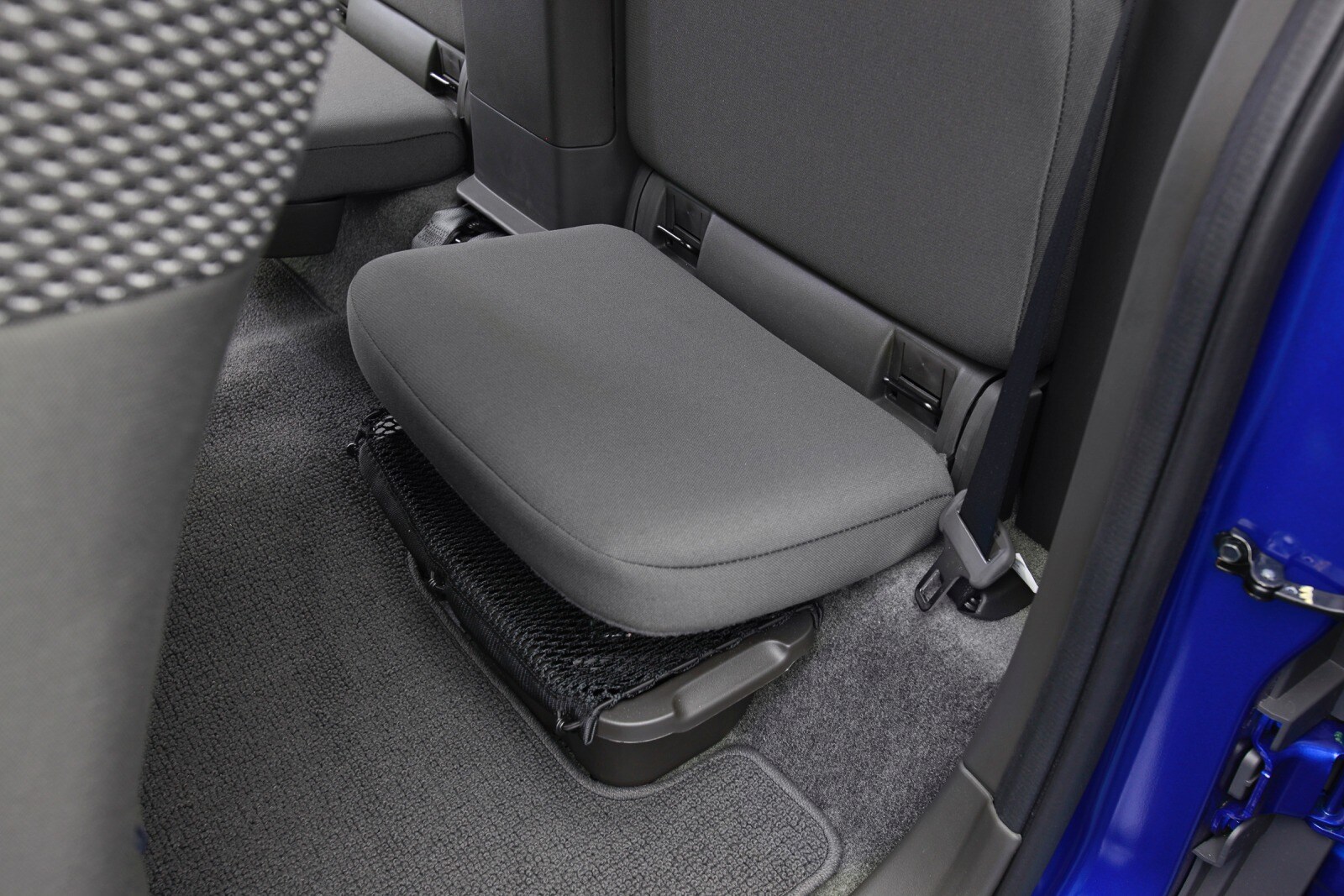 2012 Nissan Frontier front safety DETAIL