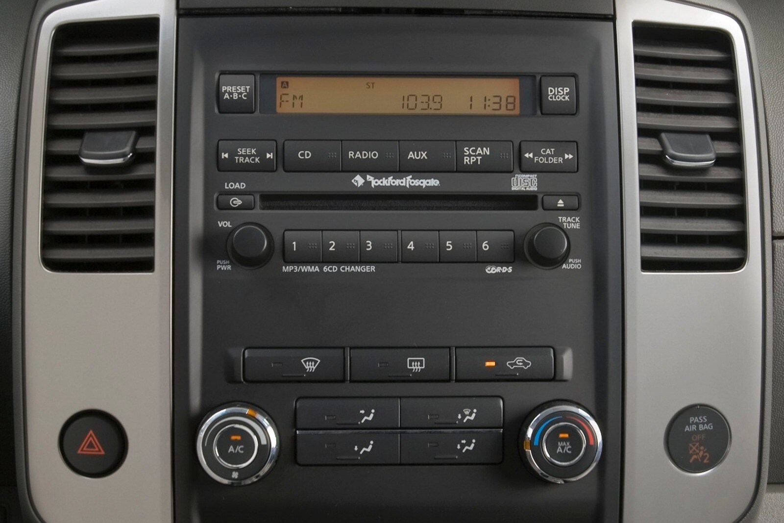 2013 Nissan Frontier interior CC