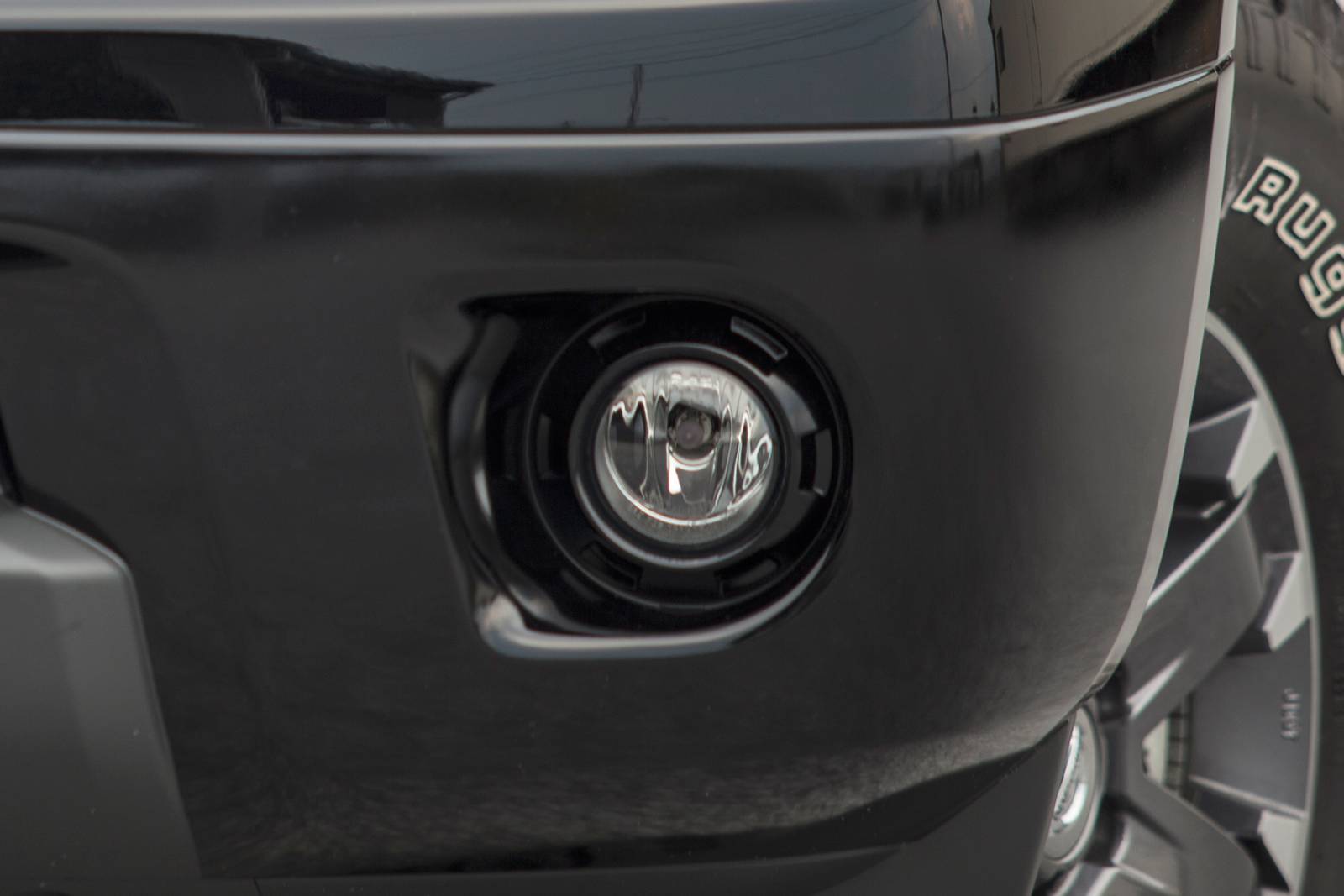 2020 Nissan Frontier exterior FOG