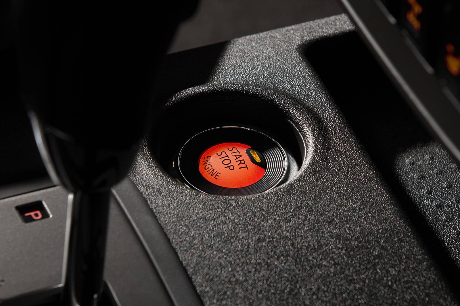 2020 Nissan Frontier interior DETAIL