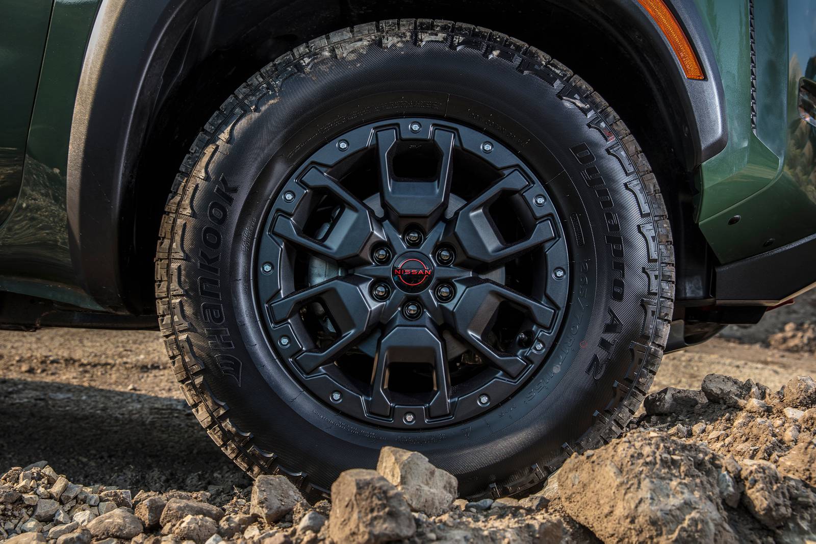 2022 Nissan Frontier exterior W