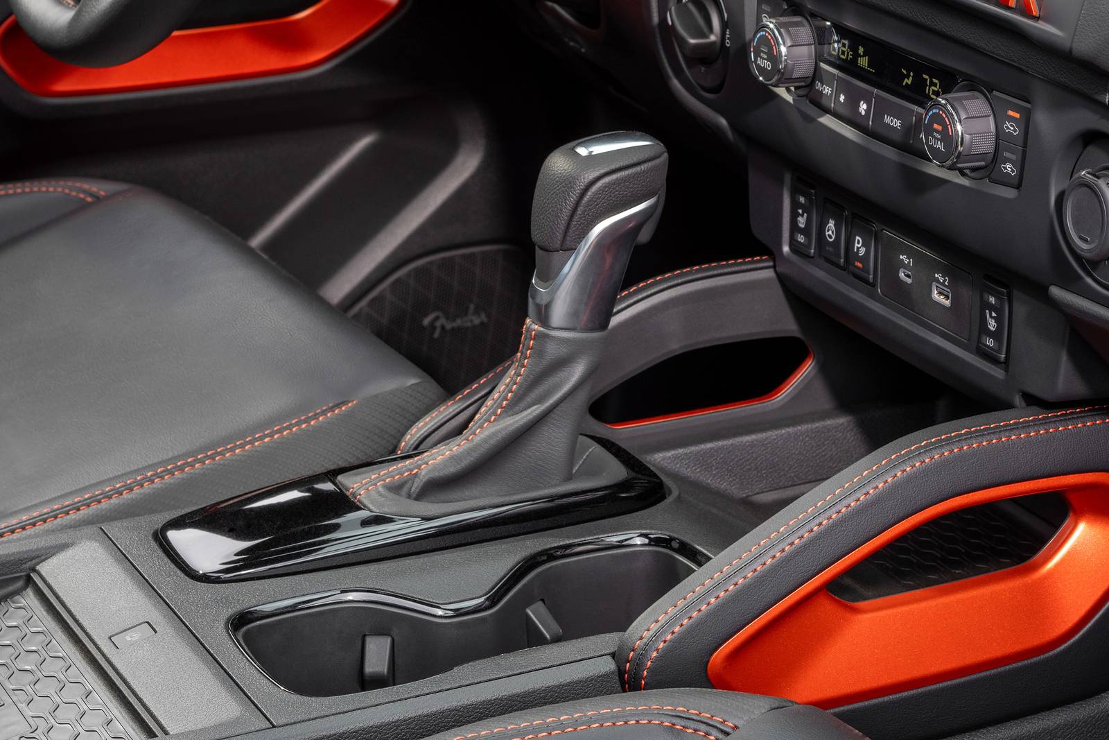 2025 Nissan Frontier interior SHF