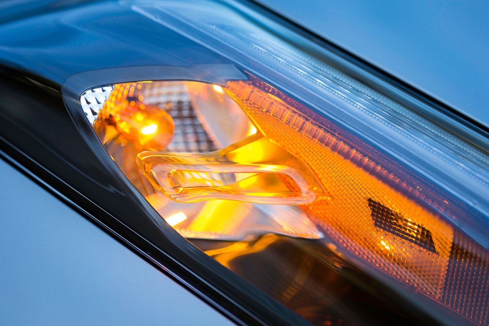 2017 Nissan Juke front safety EDETAIL