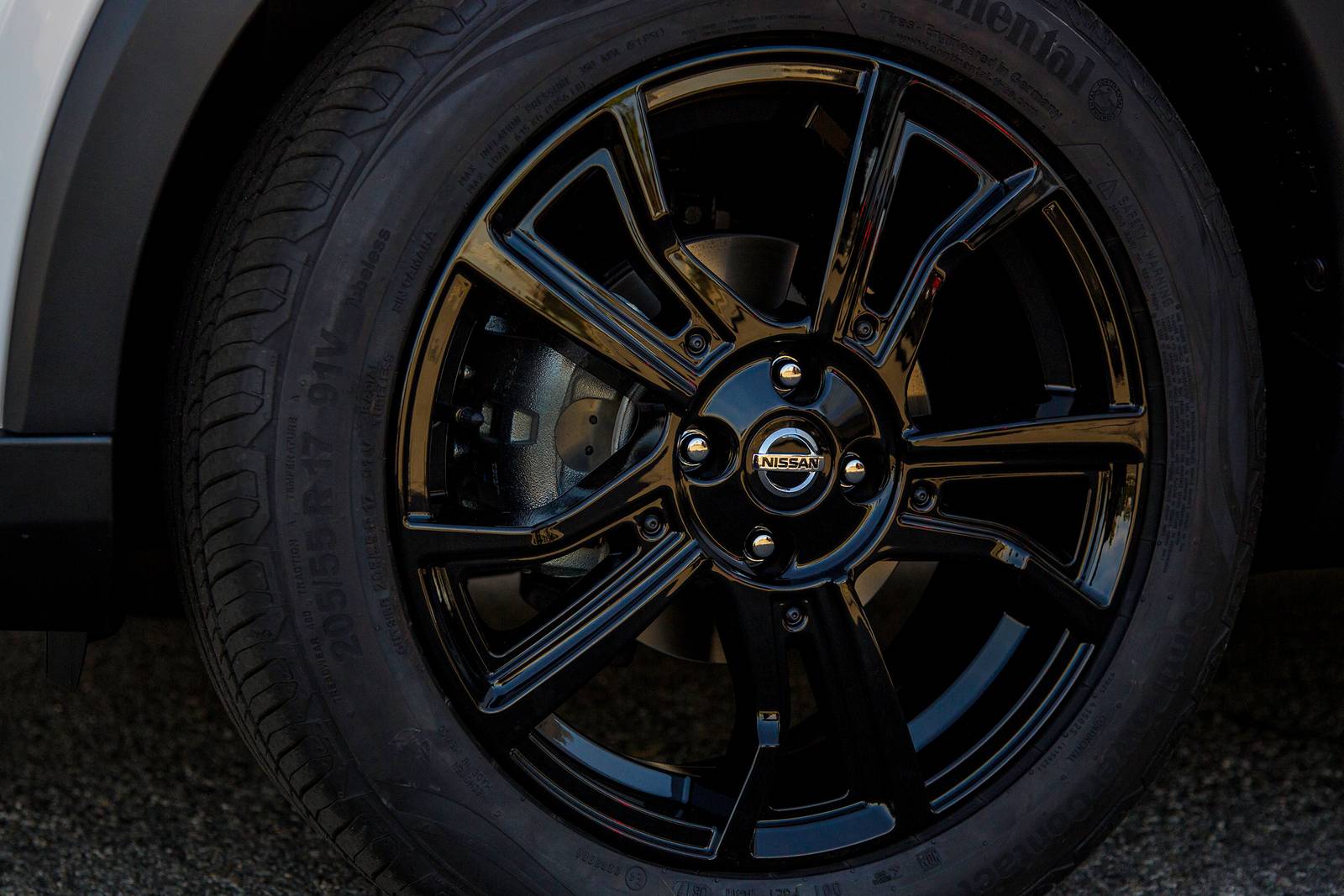 2018 Nissan Kicks exterior W