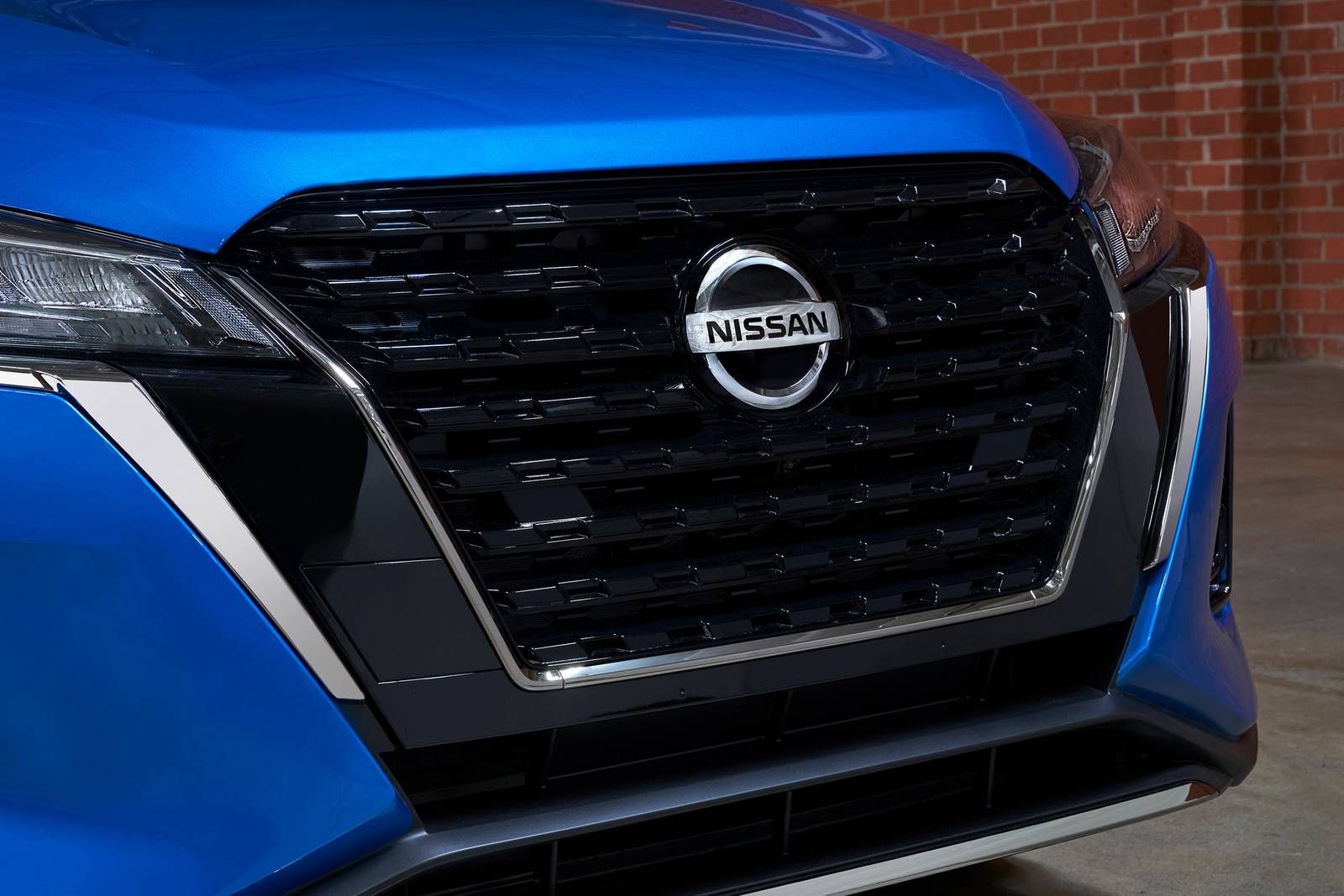 2021 Nissan Kicks front safety FBDG