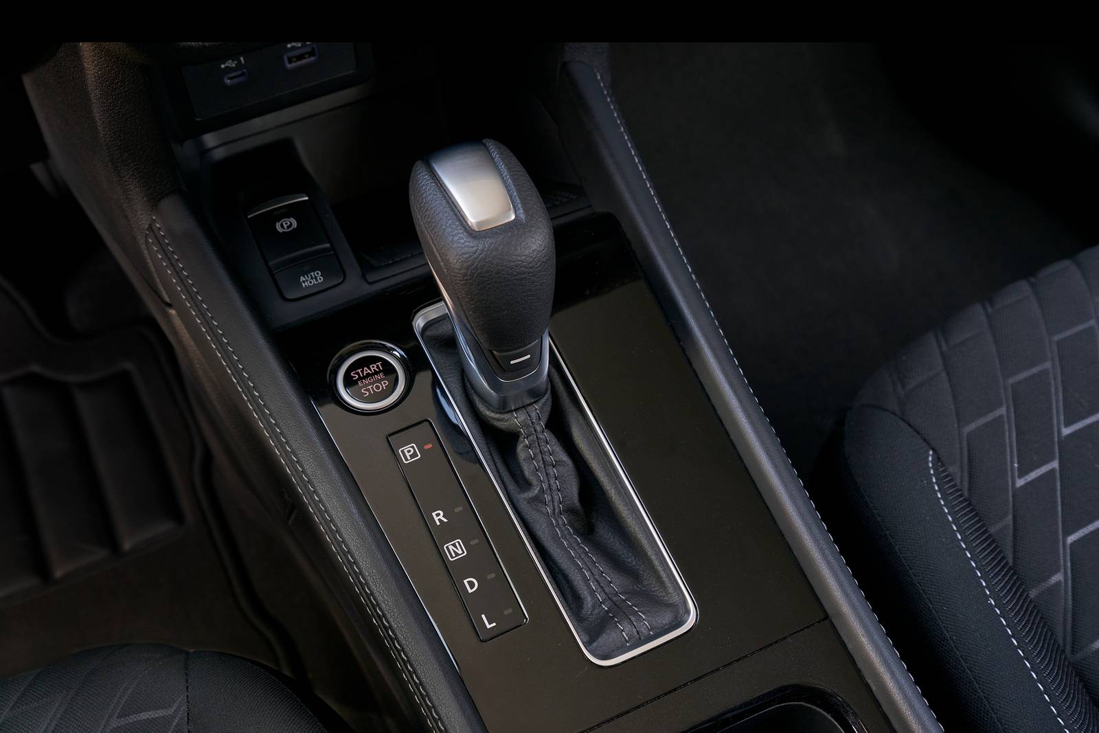 2024 Nissan Kicks interior SHF