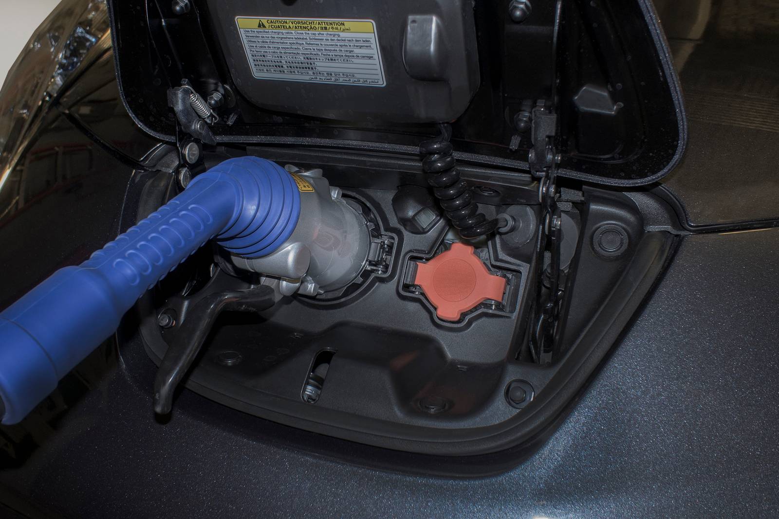 2013 Nissan LEAF exterior EDETAIL