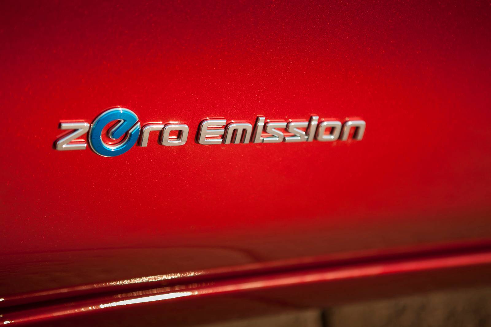 2016 Nissan LEAF front safety FBDG