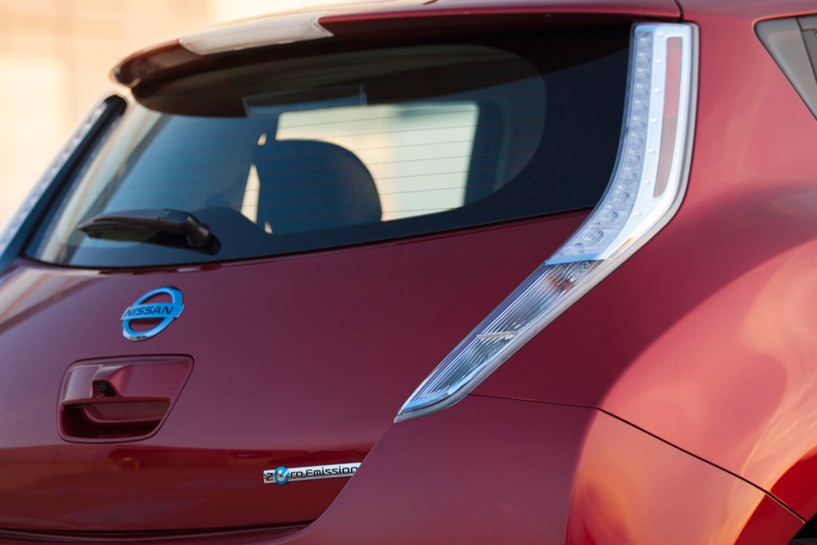 2016 Nissan Leaf exterior RBDG