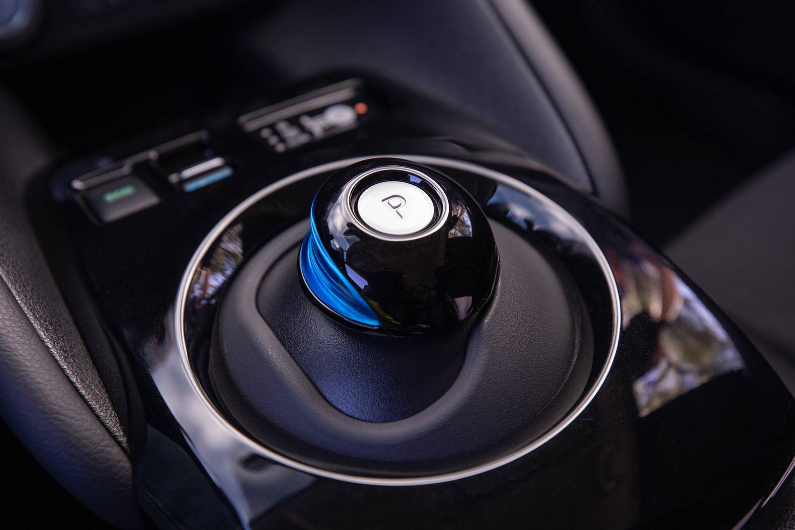 2023 Nissan Leaf interior SHF