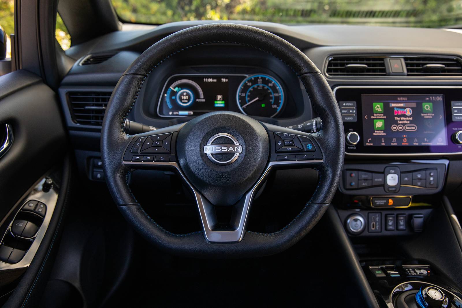 2023 Nissan Leaf interior SWD