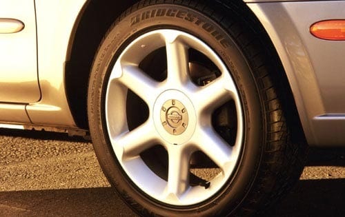 2001 Nissan Maxima exterior FQ