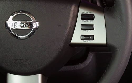 2004 Nissan Maxima front safety DETAIL