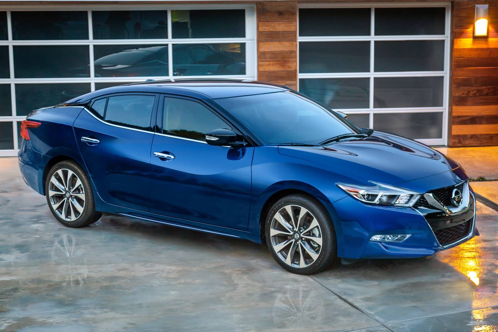 2016 Nissan Maxima exterior FQ