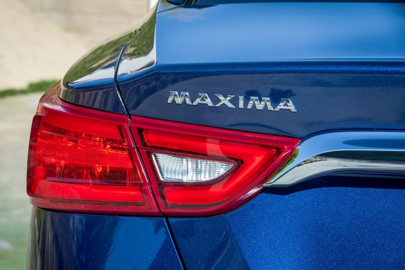 2016 Nissan Maxima exterior RBDG
