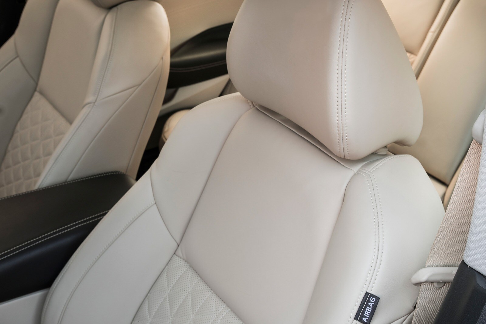 2016 Nissan Maxima front safety DETAIL