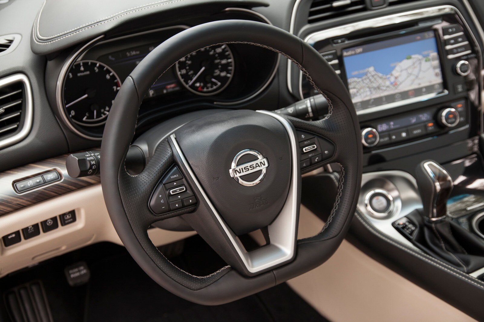 2016 Nissan Maxima interior SWD