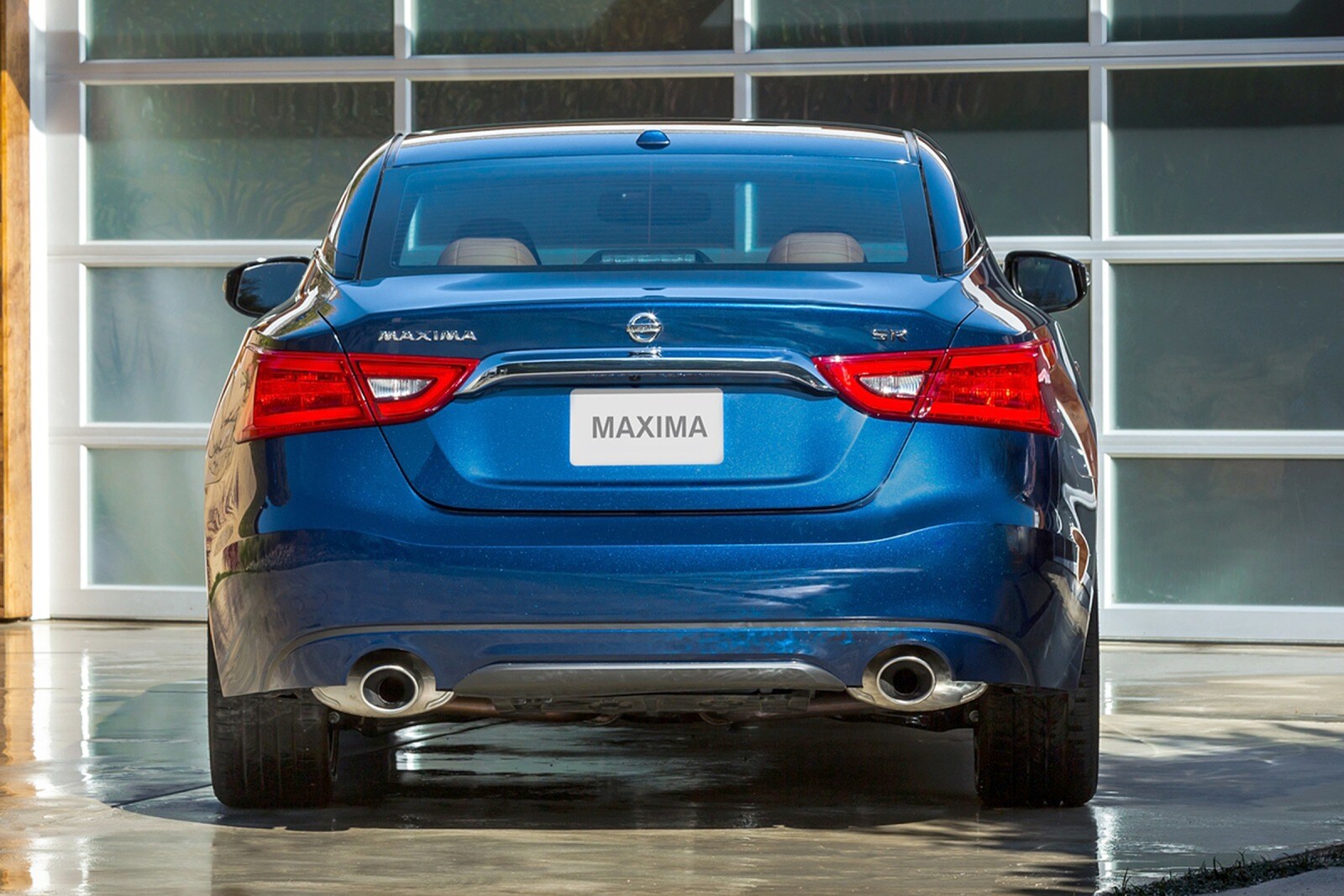 2017 Nissan Maxima — OEM photo 5