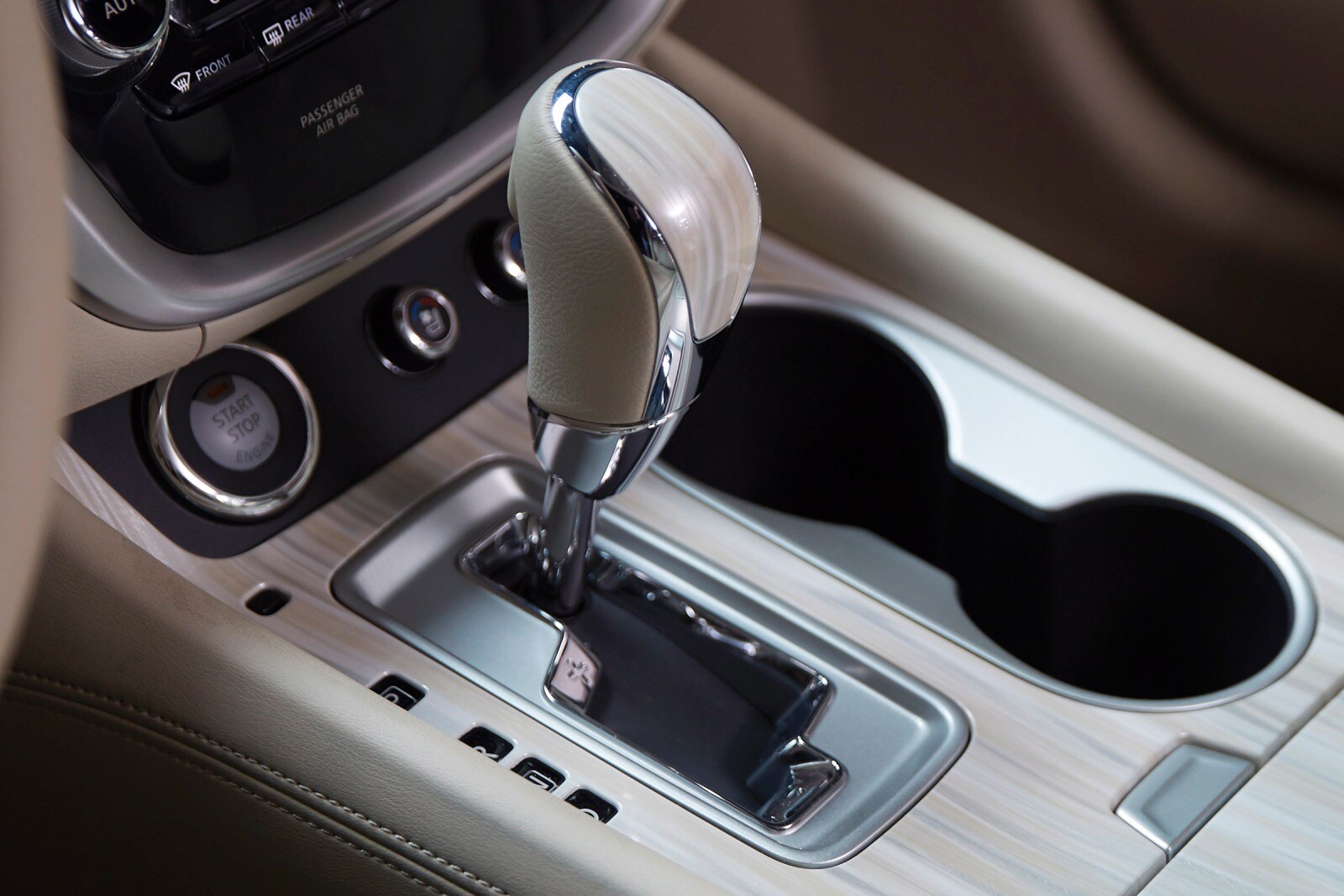 2015 Nissan Murano interior SHF