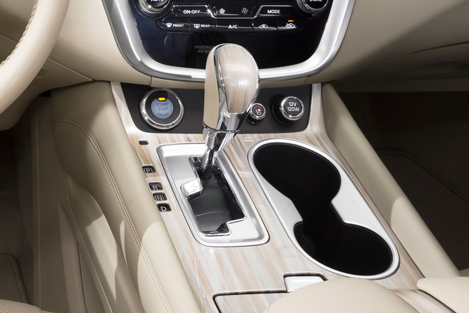 2016 Nissan Murano interior SHF