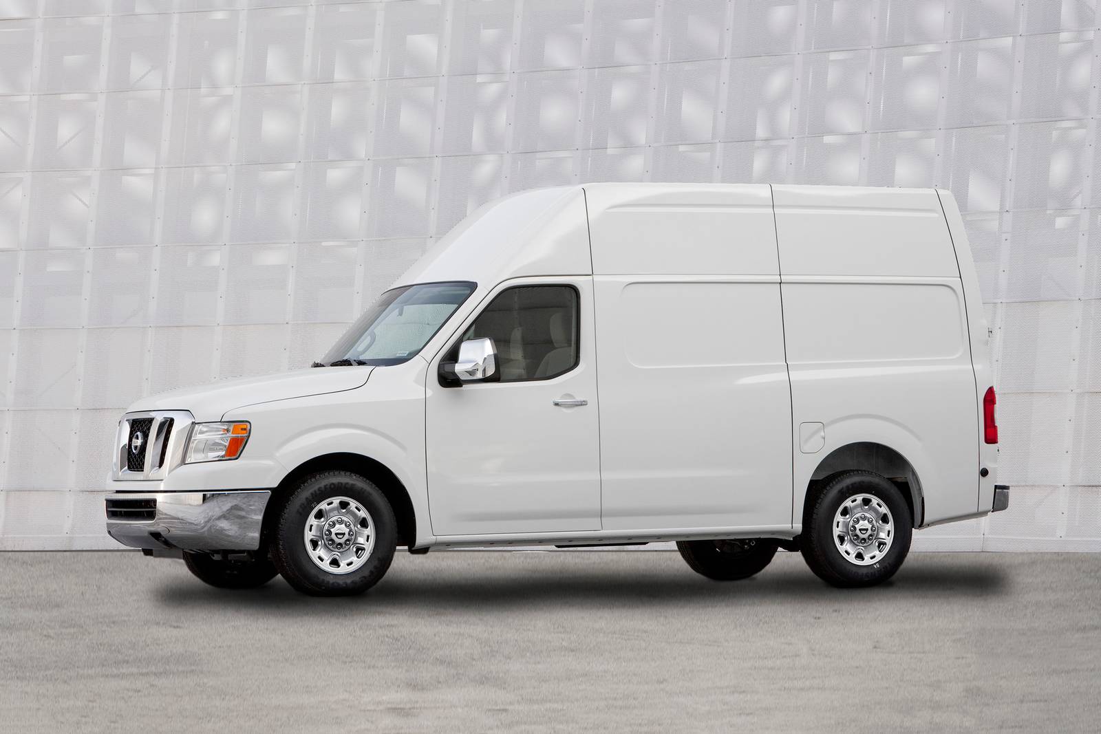 2018 Nissan NV — OEM photo 1