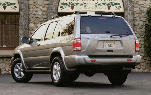2001 Nissan Pathfinder exterior E