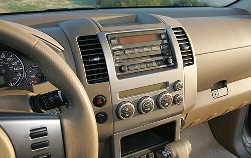 2005 Nissan Pathfinder interior CC