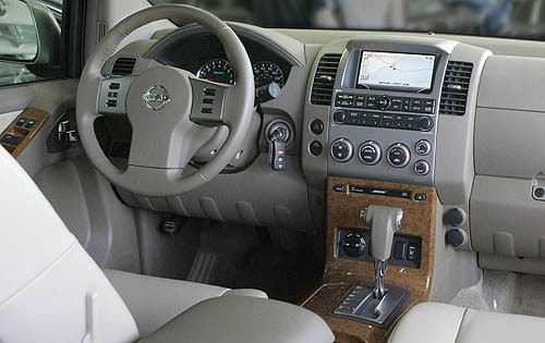 2006 Nissan Pathfinder interior D