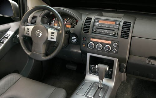 2006 Nissan Pathfinder interior D