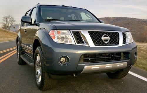 2011 Nissan Pathfinder LE V8 SUV Shown