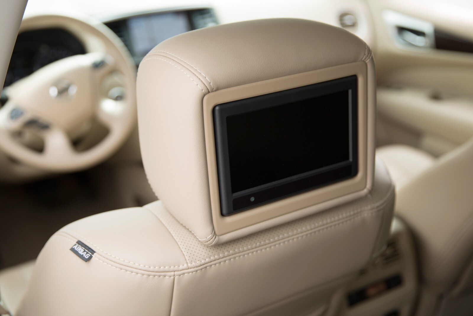 2014 Nissan Pathfinder front safety DETAIL