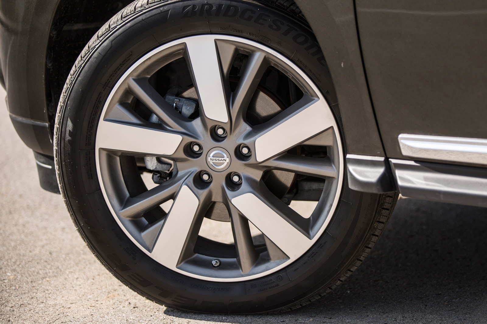 2014 Nissan Pathfinder exterior W