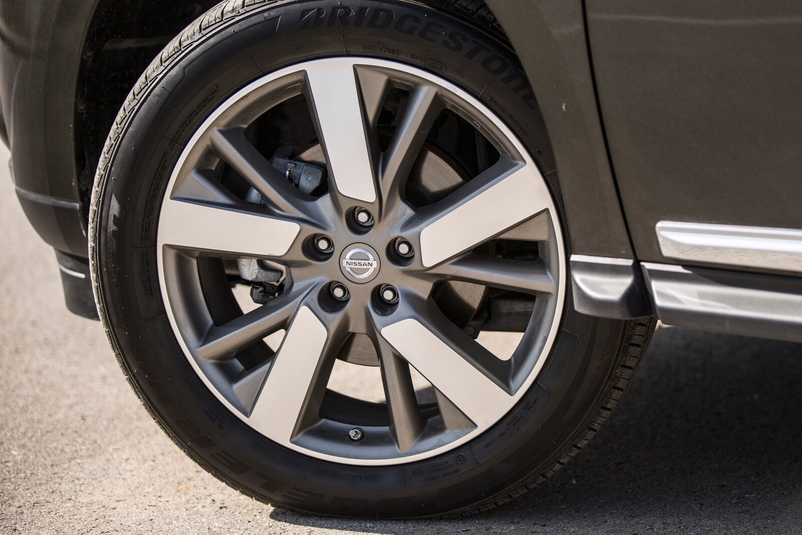 2015 Nissan Pathfinder exterior W